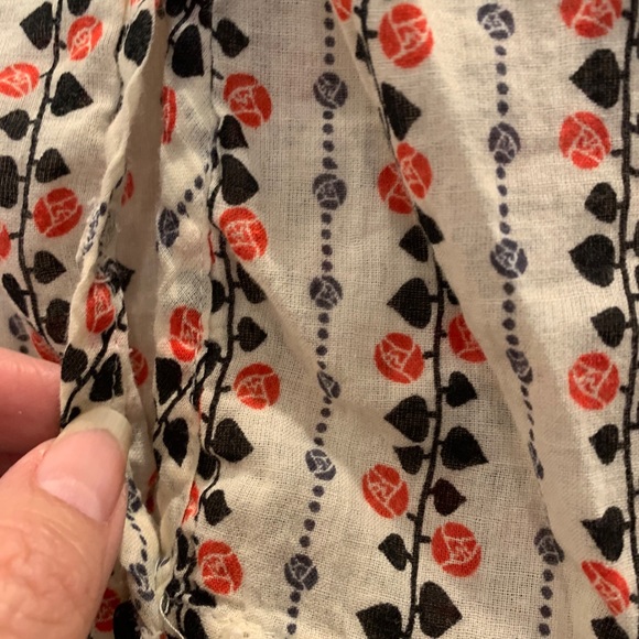 Short sleeved summer blouse Size: Small - Picture 2 of 5